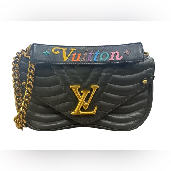 LOUIS VUITTON 
Calfskin New Wave Chain MM Black - Picture 1 of 16